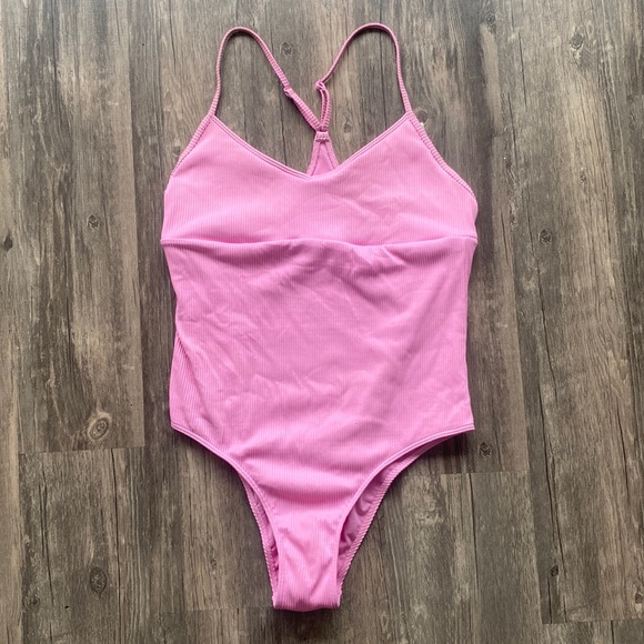 Roxy Other - Roxy adjustable strap one piece swimsuit